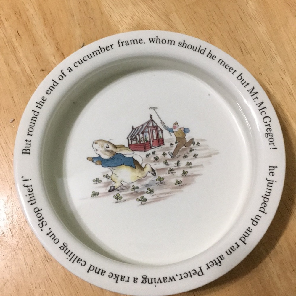 Wedgewood Peter Rabbit Nursery Set - Picture 7 of 13